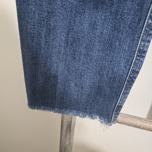 ⭐️40% Off⭐️ Old Navy Boyfriend Jeans - Picture 10 of 13